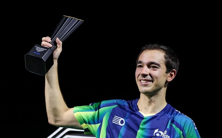 Hugo Calderano comemora titulo em Foz do Iguaçu, o 4º da temporada