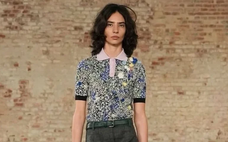 Modelo carioca Laura Schulze estreia na Semana de Moda de Milão