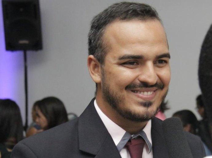 Defensor dos direitos da juventude, Thiago Recalde busca vaga na CMM