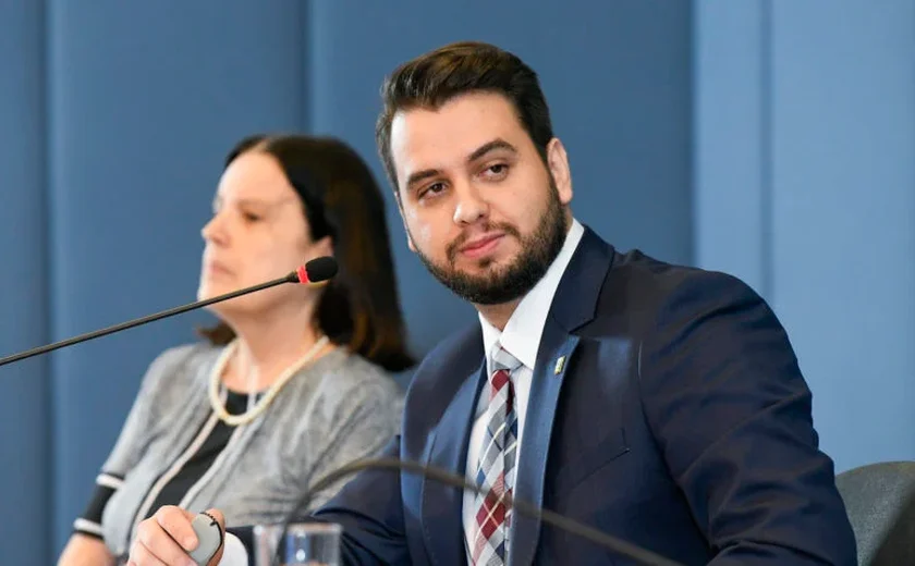 Filipe Martins escreveu discurso para Bolsonaro atacar eleições de 2022; defesa se manifesta