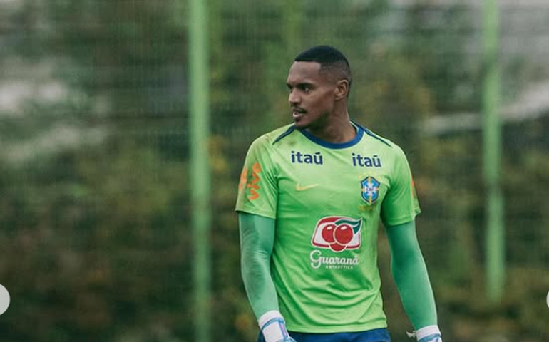 Goleiro John é convocado pela seleção brasileira para o lugar de Hugo Souza