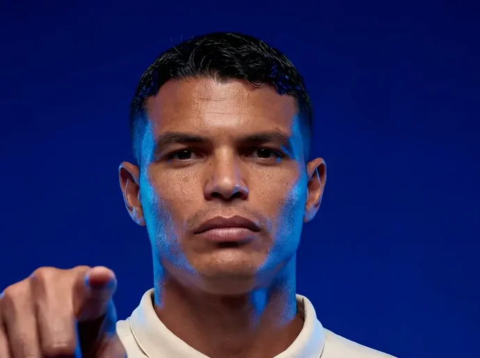 Porto anuncia contratação do zagueiro brasileiro Thiago Silva