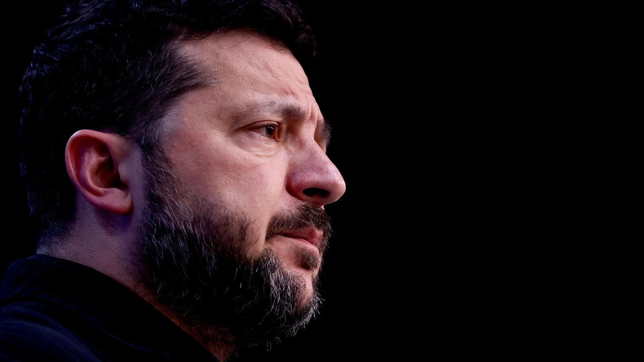 Decisões de Trump aceleram o 'exame pós-morte' da era de Zelensky na Ucrânia, diz mídia
