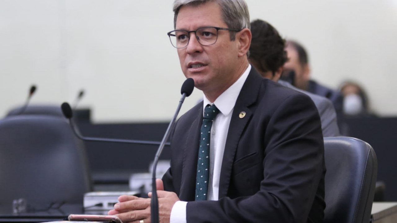 Em reunião do PSDB, deputado diz haver pressão para apoio a Bolsonaro