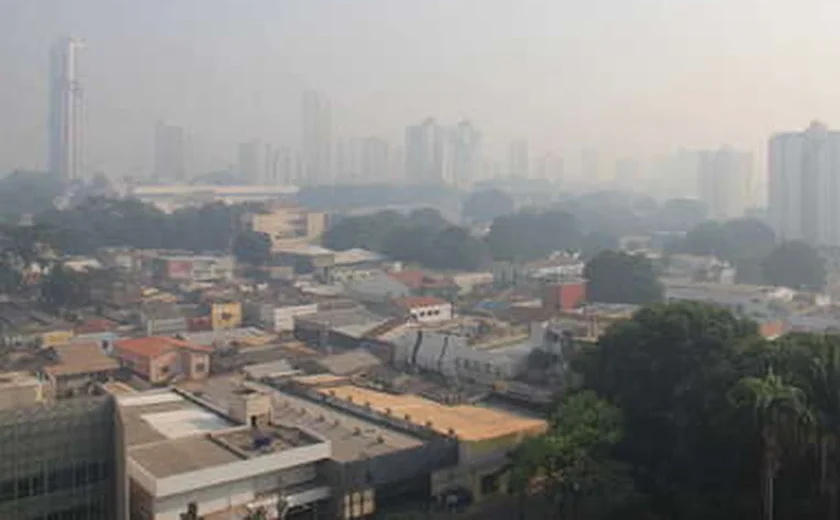 Incêndio no Shopping 25 de Março pode ter atingido cerca de 200 lojas