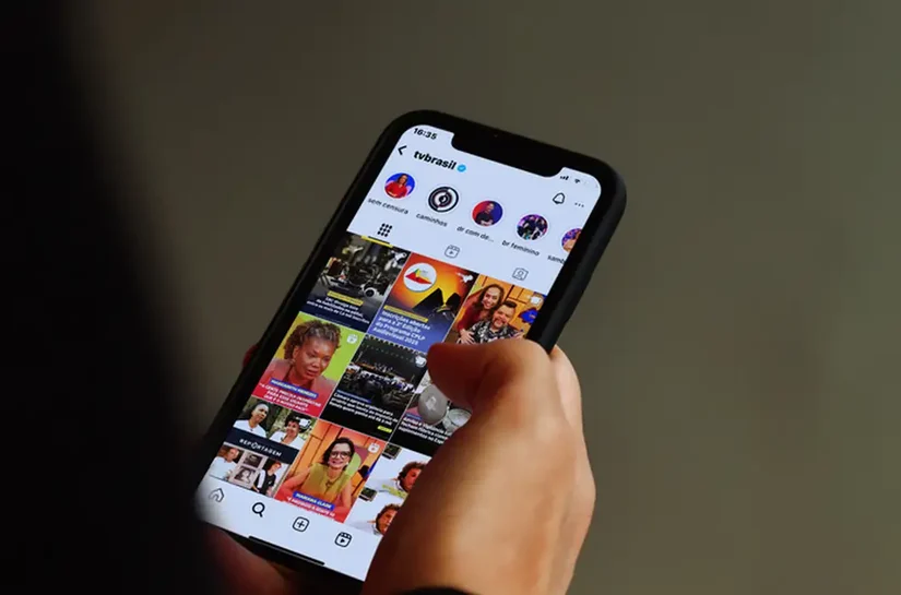 Redes sociais causam polarização e isolamento político em jovens