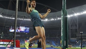 salto com vara medlaha ouro