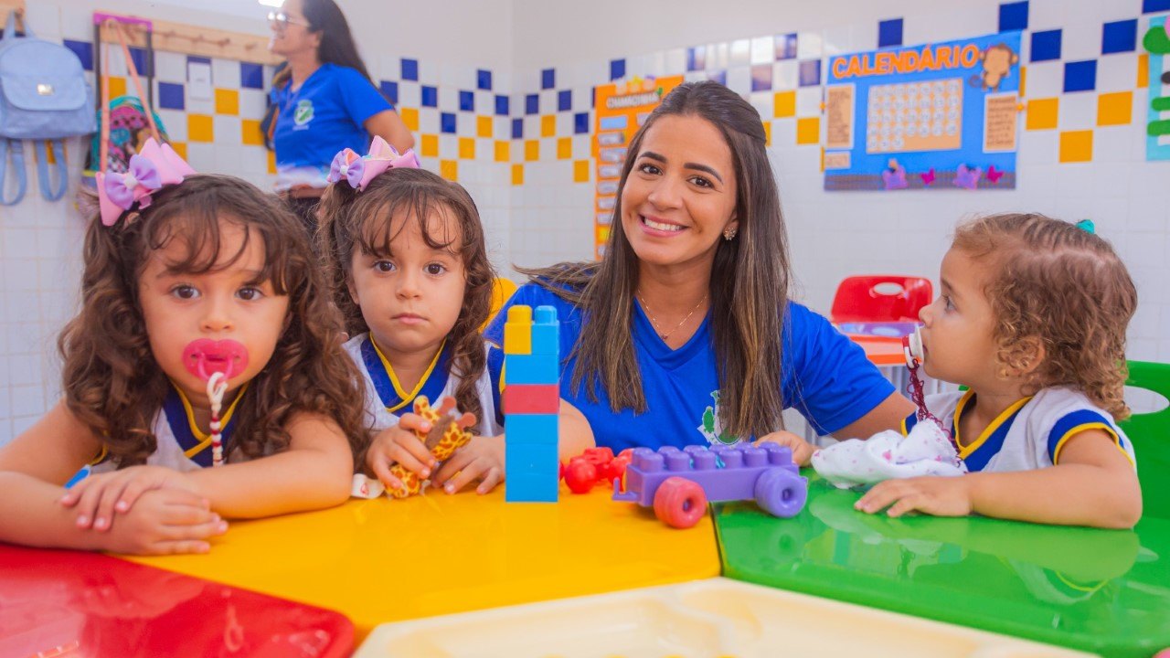 Luciano entrega creche no Planalto e anuncia mais 8 centros de educação infantil em Arapiraca