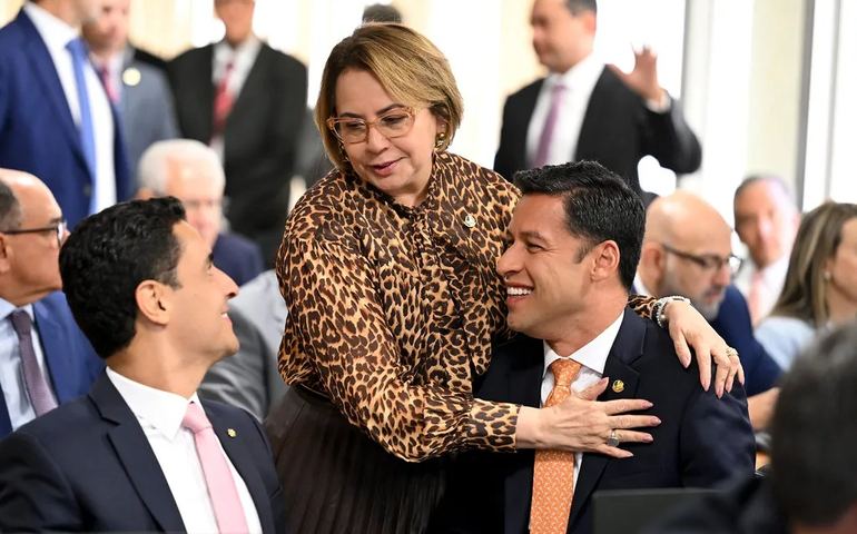 Sem alardes, Cunha e JHC estiveram na sabatina de ‘Tia Marluce’ em Brasília