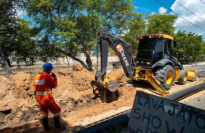 Prefeitura inicia implantação da rede de esgotamento sanitário na Avenida Deputado Humberto Mendes