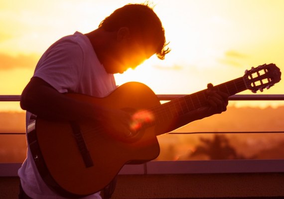 Nova atração do Quinta no Arena apresenta show acústico