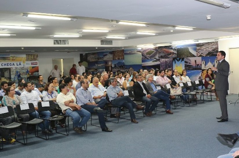 Ayres destaca investimentos em programas hídricos e ações ambientais