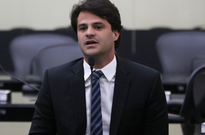 Deputado Breno Albuquerque destaca ações realizadas pelo Projeto Maria de Lourdes