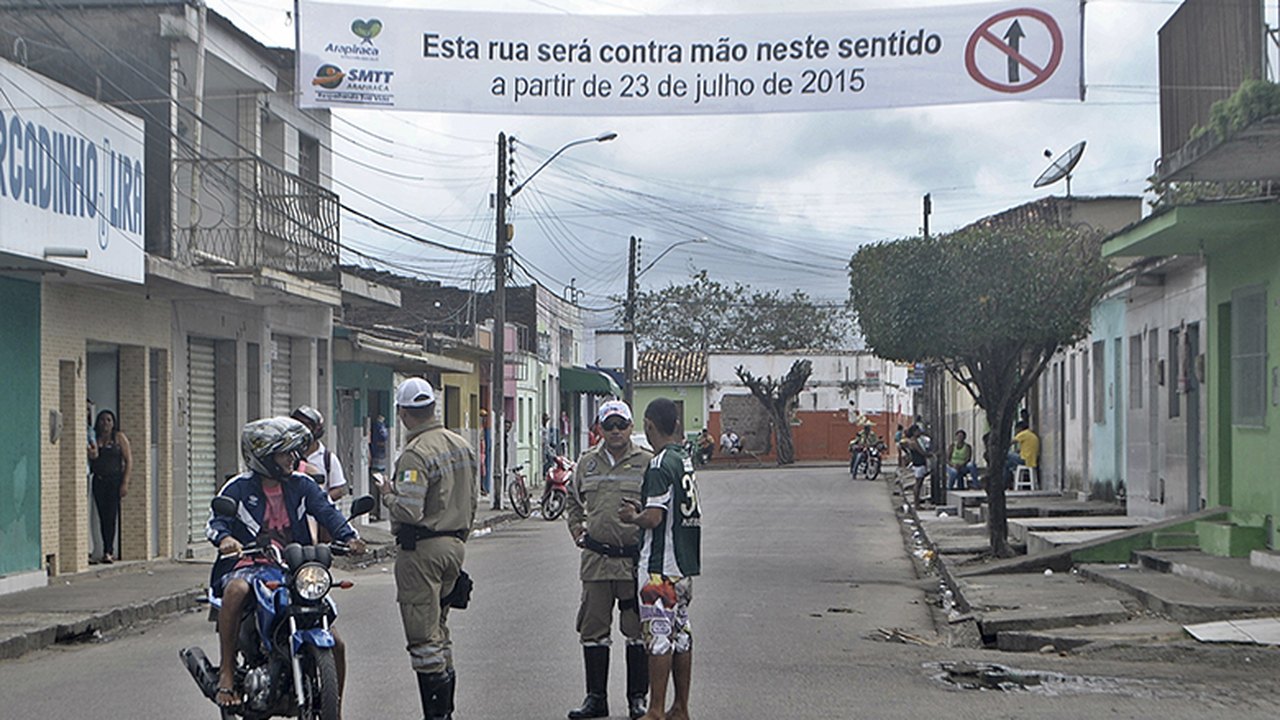 Arapiraca: SMTT orienta condutores sobre mudança de fluxo de ruas