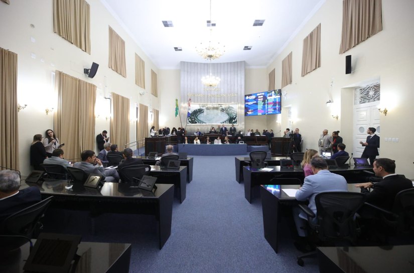 Assembleia Legislativa aprova projeto que reajusta subsídios de servidores públicos