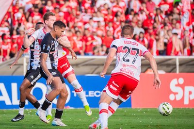 Mikael faz dois, e CRB vence ASA por 3 a 0 no jogo de ida da final do Alagoano