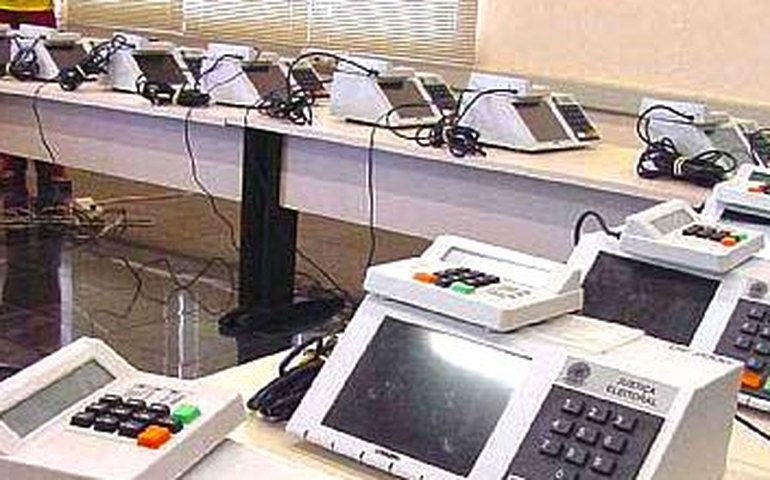 Preparação das urnas eletrônicas para as Eleições 2014 começa neste sábado