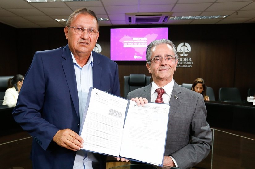 Prefeitura de Coruripe adere ao programa Rede Forte, Mulher Protegida e reforça compromisso no combate à violência doméstica