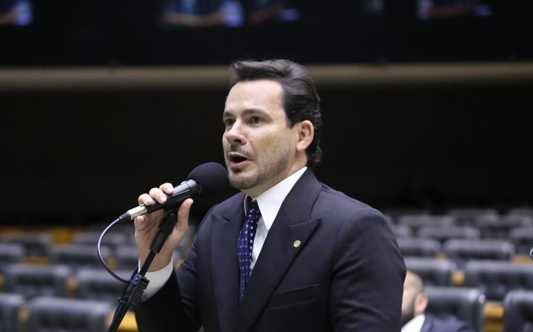 Comissão aprova projeto que cria títulos de crédito para financiar educação e inovação