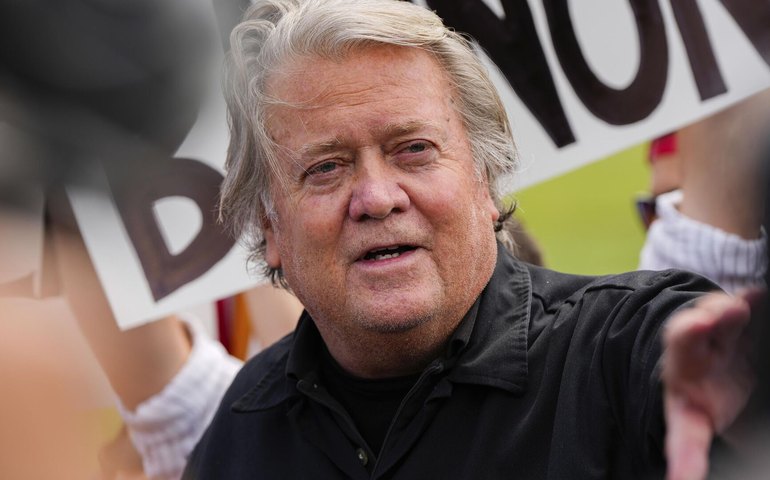 Se EUA entrarem na guerra, isso pode levar à desintegração do Irã, adverte ex-conselheiro de Trump