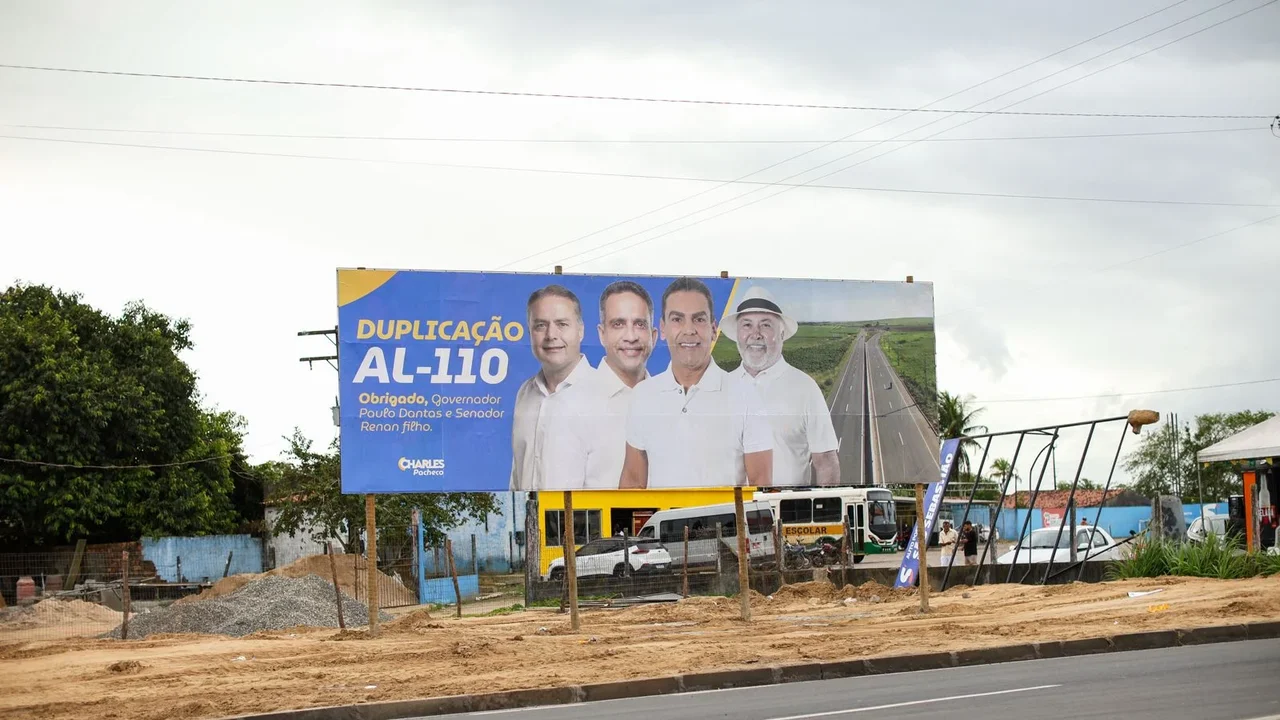 Outdoor, elogios e discursos aproximam Charles e Zé Pacheco de Renan Filho