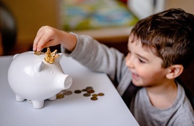 Quanto custa ser criança? Como transformar o Dia das Crianças em uma aula de educação financeira