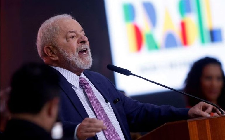 Lula muda marco do saneamento e permite serviço seguir sem licitação