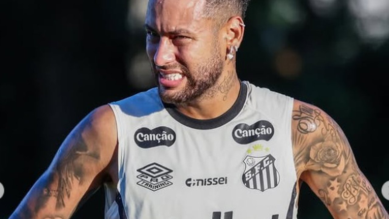 Neymar recorda foto com Messi e Paredes após final da Copa América: 'Felicidade no meio do caos'