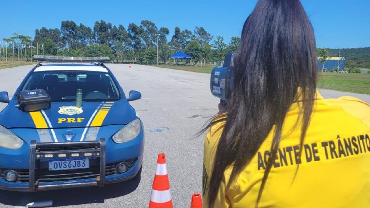 Servidora da SMTT conclui curso de Formação de Agente de Trânsito em Florianópolis
