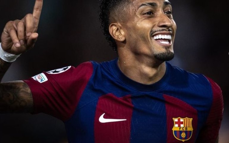 Barcelona confirma lesão na coxa e Raphinha fica em tratamento por até quatro semanas