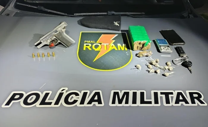 Ilícitos apreendidos durante ação de combate ao tráfico de drogas