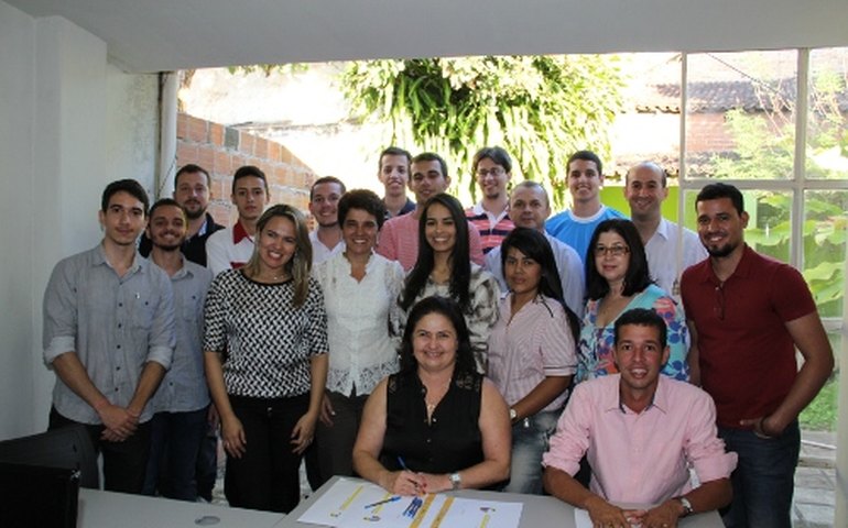 Prefeitura firma parceria com incubadora de negócios da Ufal