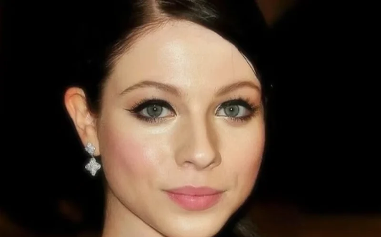 Leighton Meester fala sobre morte de Michelle Trachtenberg pela primeira vez: 'Devastador'