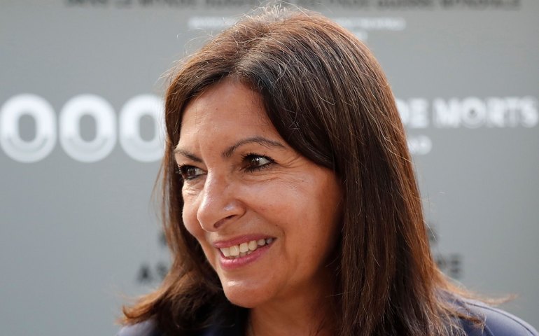 Prefeita apoia diretor da cerimônia de abertura: Paris sempre ficará do lado de artistas