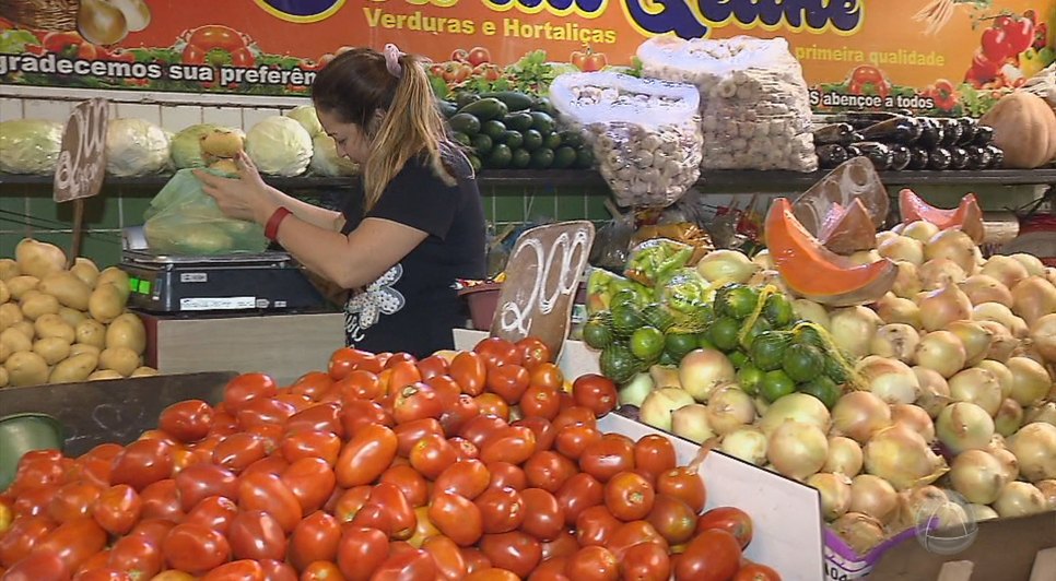 Cesta básica em Aracaju está mais cara, banana foi o item que registrou maior aumento