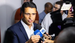 Em debate, JHC citou PL sobre Fundo Garantidor de Créditos e relembrou inquérito do Postalis contra Renan Calheiros