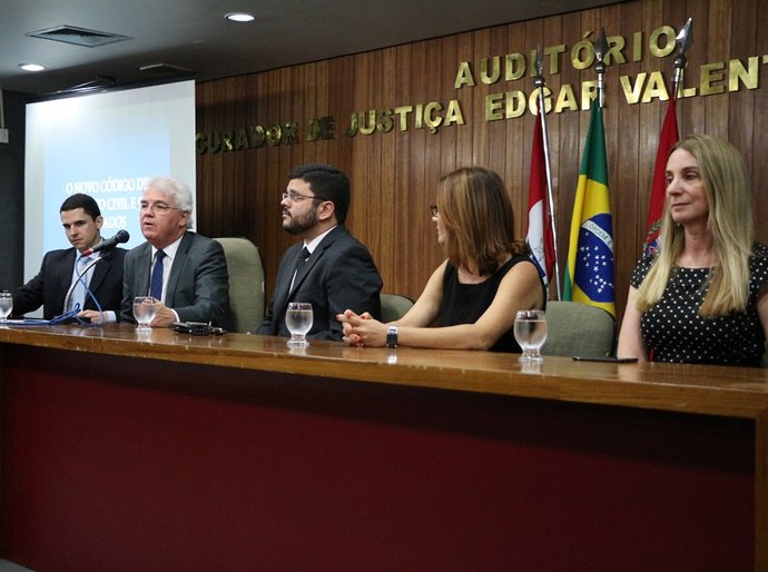 Promotores e procuradores participam de ciclo sobre Direito Processual Civil