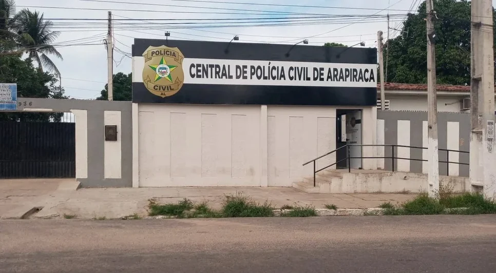 Após o crime, a vítima procurou ajuda e a polícia localizou o suspeito em casa, nas proximidades.  / Foto: Reprodução 