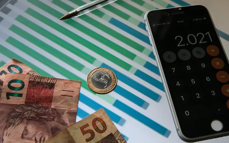 Banco Mundial mantém projeção do PIB do Brasil em 2025, mas vê desaceleração e fiscal restrito