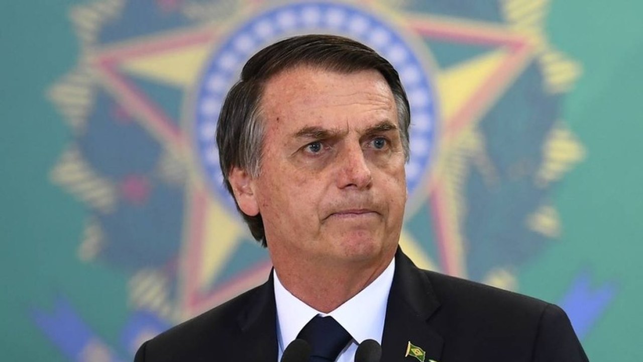 Bolsonaro se desculpa por dizer que meninas fariam programa e culpa PT