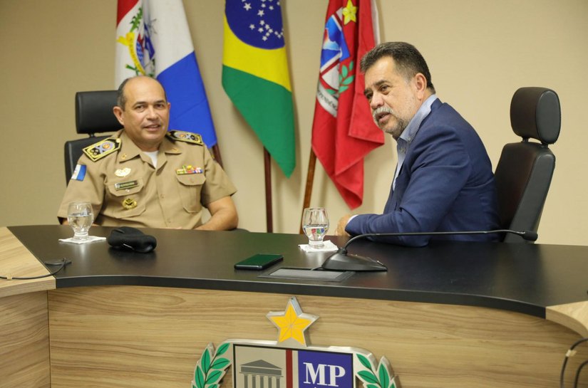 Procurador-geral de Justiça recebe comandante da PM para discutir preservação das atribuições da corporação