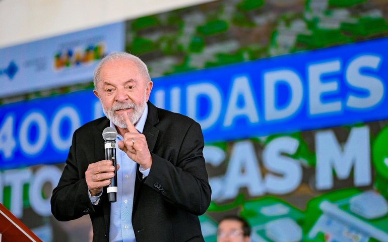 Durante discurso, Lula cita Trump: 'Que não dê palpite aqui neste país'