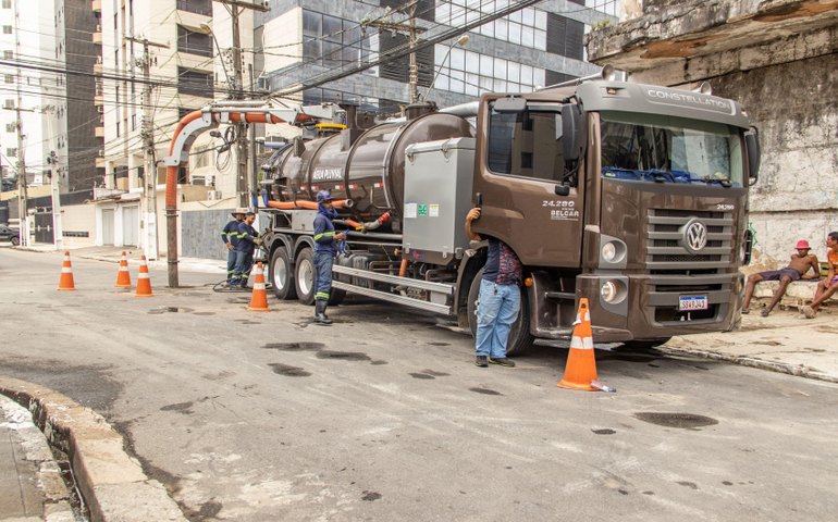 Infraestrutura realiza manutenção em mais de 50 sistemas de drenagem da capital
