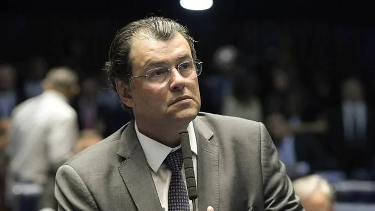 Senado aprova relatório de Eduardo Braga para PL dos minerais críticos