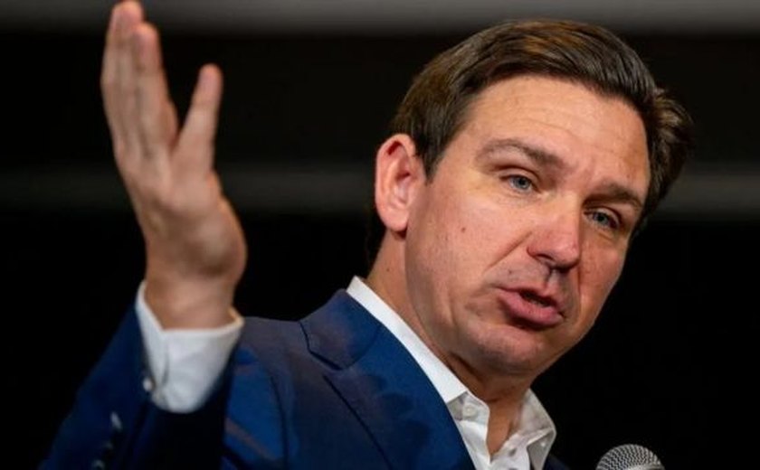 Ron DeSantis desiste de disputa com Trump pela candidatura republicana