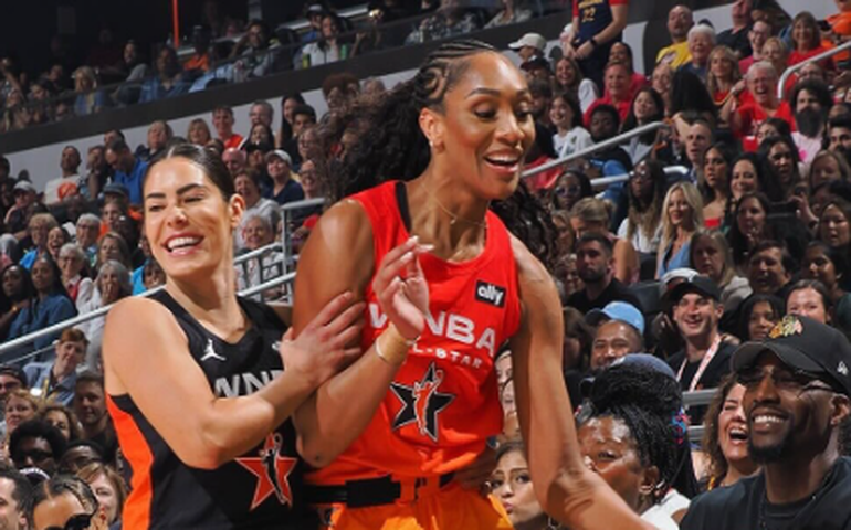 Jogadoras da WNBA cobram melhores salários em Jogo das Estrelas: 'Paguem o que nos devem'