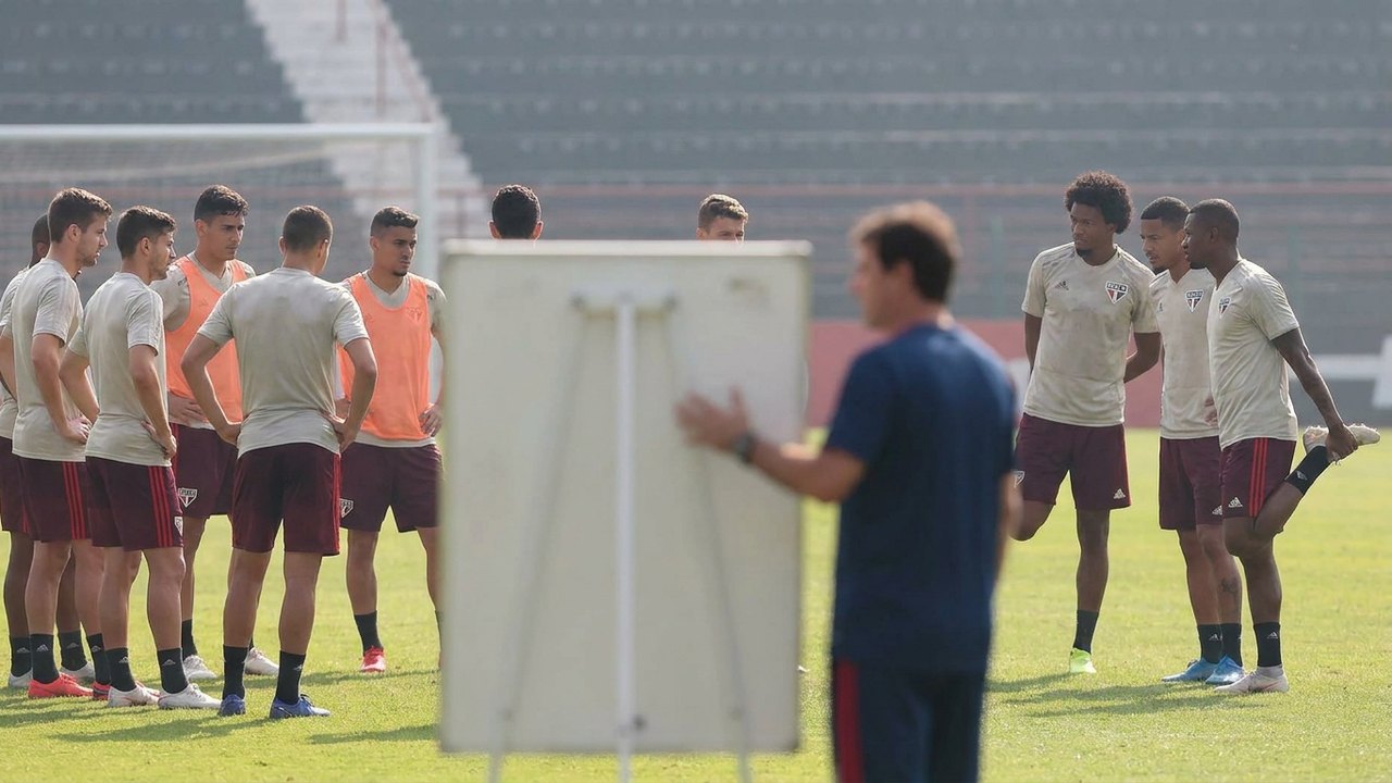 Imprensa mundial destaca a redução de estrangeiros no futebol brasileiro: 'Revolução'
