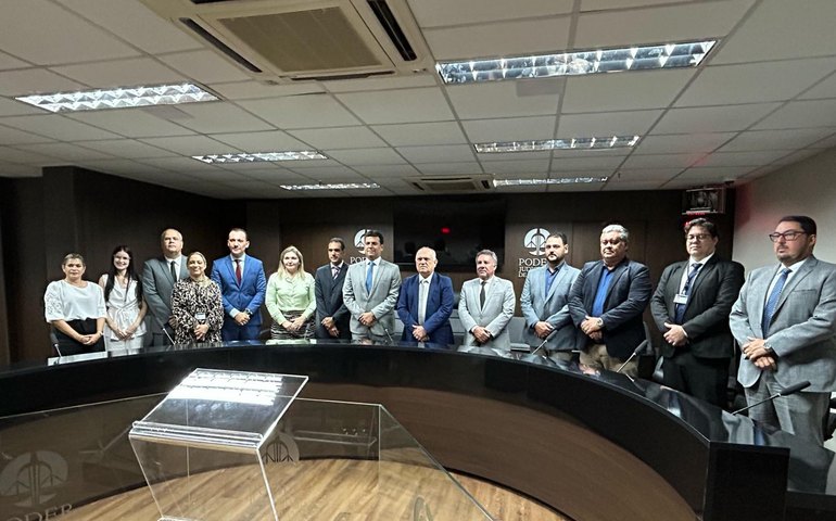 Começar de Novo: Projetos de reinserção social da Seris são destacados em reunião no TJ