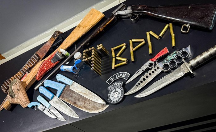 PM também apreendeu várias armas brancas nas operações