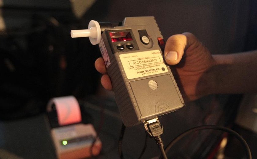 PM intercepta motorista embriagado após manobra perigosa em Palmeira